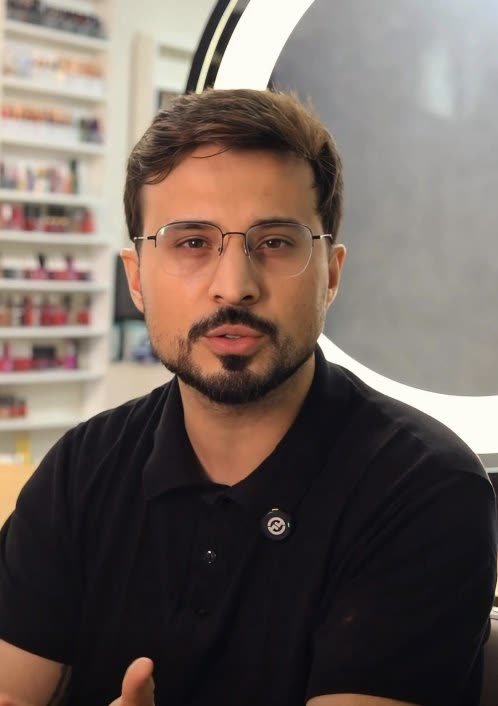 Guilherme Ollier, cabeleireiro e educador